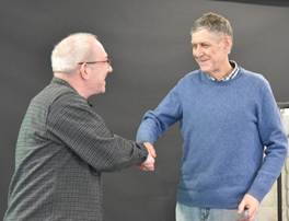 Et billede, der indeholder tøj, person, Ansigt, menneskeAI-genereret indhold kan være ukorrekt.