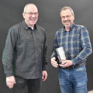 Et billede, der indeholder person, Ansigt, skjorte/bluse/T-shirt, smilAI-genereret indhold kan være ukorrekt.