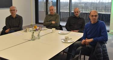 Et billede, der indeholder person, tøj, menneske, indendørsAI-genereret indhold kan være ukorrekt.